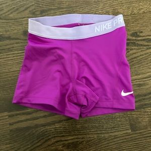 DISCONNECTED size small nike pros in a purple pink color 💗💜